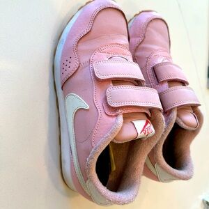 Nike MD Valiente sz 3 good condition